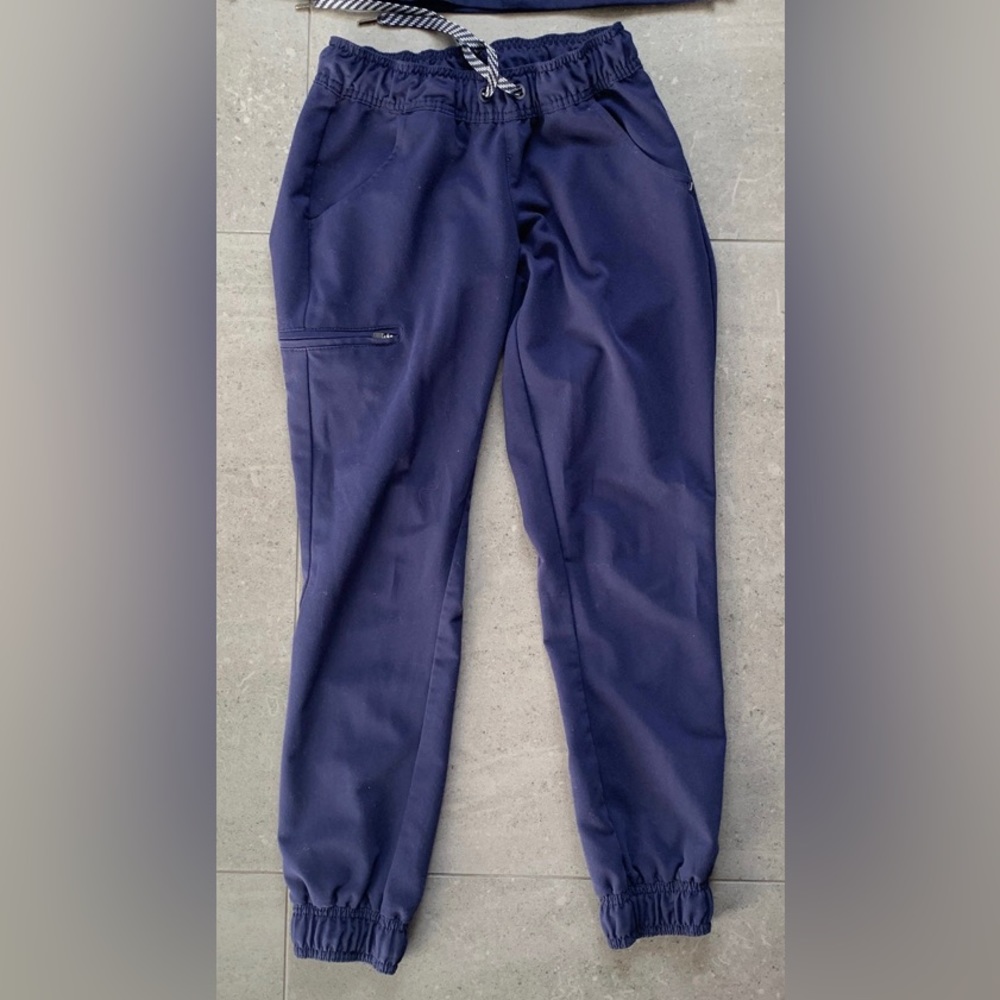 Jaanuu scrub set! Xxs top and xxsp bottoms!
